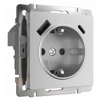 Розетка с заземлением и с шторками и USB Werkel серебряный матовый W1171765